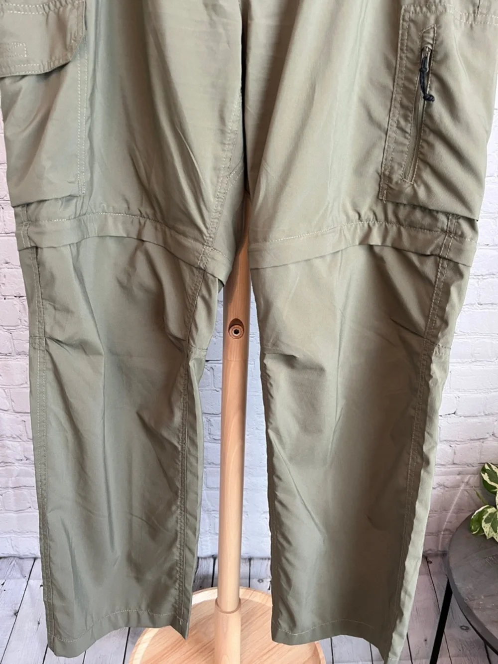 Columbia Men's Lightweight Olive Convertible Cargo Pants 36X30